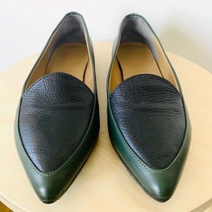•NWOT• EVERLANE Modern Point Flats Green/Black